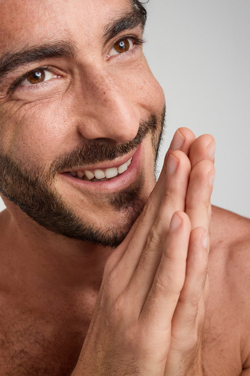 Symptômes et solutions pour ongles cassants ou striés