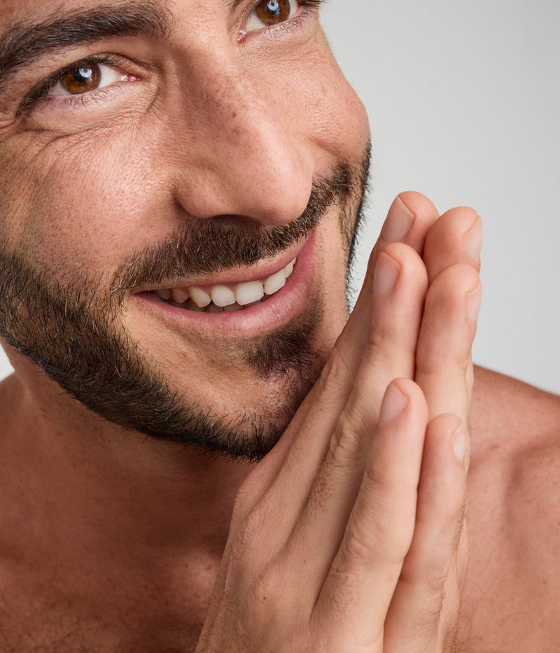 Symptômes et solutions pour ongles cassants ou striés