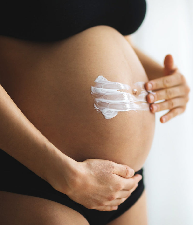 Grossesse et peau : pourquoi l'acide azélaïque est l'actif allié des futures mamans
